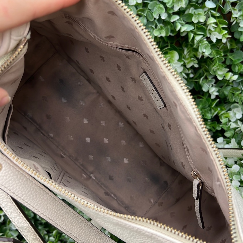 Kate Spade Pebbled Leather White Vivian Hobo Bag - Picture 16 of 17
